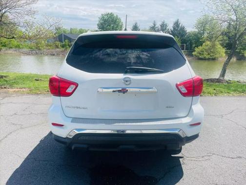 2018 Nissan Pathfinder S