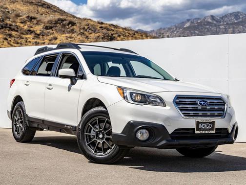 Crystal White Pearl 2017 Subaru Outback 2.5i Premium
