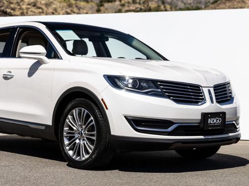 White Platinum Metallic Tri-Coat 2018 Lincoln MKX Reserve