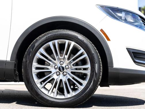 White Platinum Metallic Tri-Coat 2018 Lincoln MKX Reserve