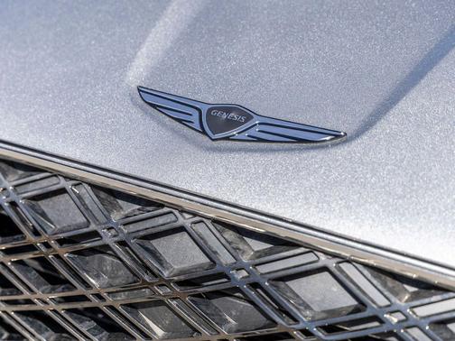 Savile Silver 2027 Genesis GV70 2.5T Select