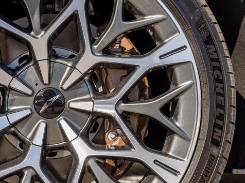 Uyuni White 2026 Genesis G90 3.5T E-SC MHEV AWD
