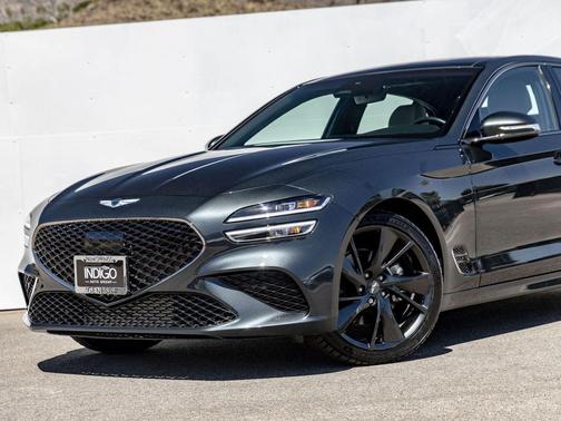 Hallasan Green 2023 Genesis G70 2.0T RWD