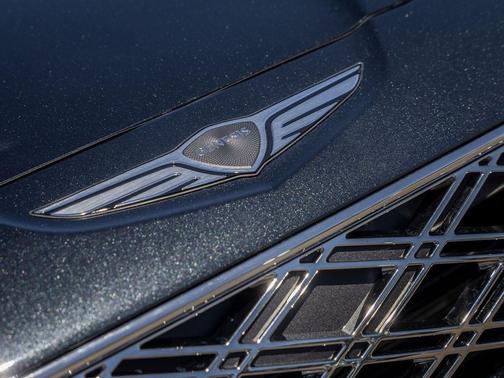 Vik Black 2026 Genesis GV80 2.5T