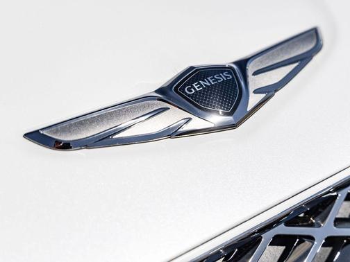 Uyuni White 2025 Genesis GV70 2.5T AWD