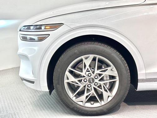 Uyuni White 2025 Genesis GV70 2.5T AWD