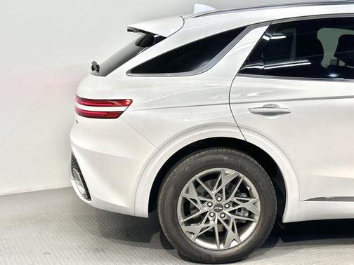 Uyuni White 2025 Genesis GV70 2.5T AWD