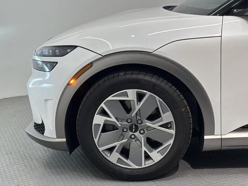 2025 Genesis GV60 Standard RWD