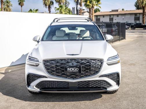 Uyuni White 2026 Genesis GV70 3.5T Sport Prestige