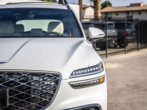 Uyuni White 2026 Genesis GV70 3.5T Sport Prestige