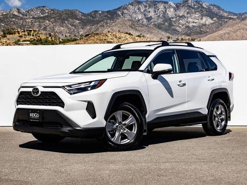 Ice 2025 Toyota RAV4 XLE