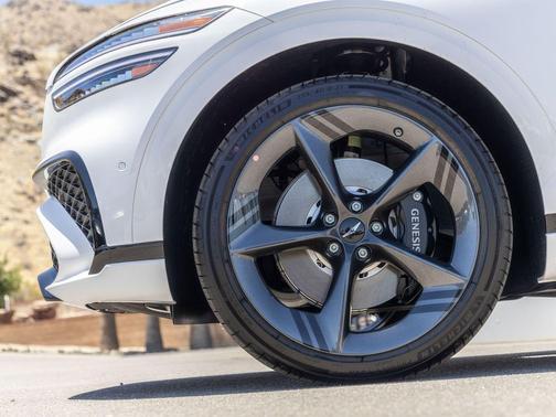Uyuni White 2026 Genesis GV70 3.5T Sport Prestige
