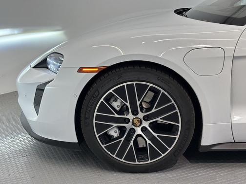 2023 Porsche Taycan GTS