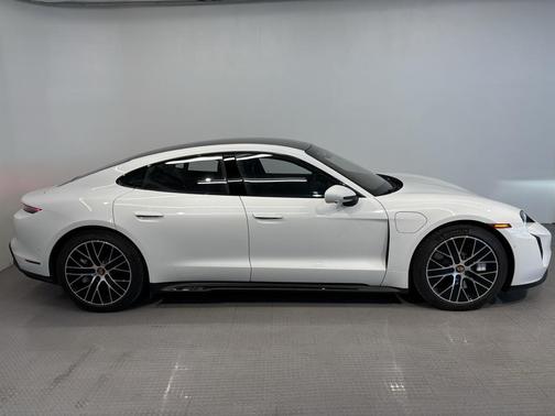 2023 Porsche Taycan GTS