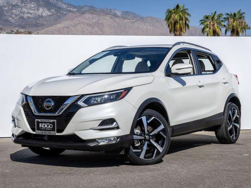 Pearl White Tricoat 2021 Nissan Rogue Sport SL
