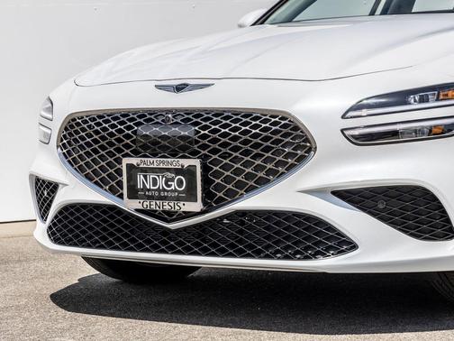 Uyuni White 2026 Genesis G70 2.5T RWD Prestige