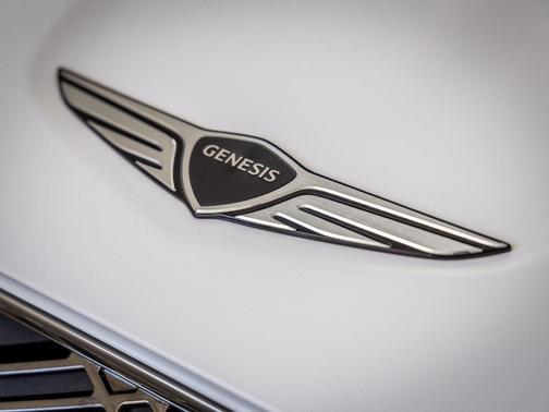 Alta White 2027 Genesis GV70 2.5T Advanced