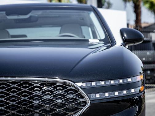 Vik Black 2026 Genesis G90 3.5T E-SC MHEV AWD