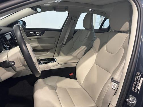 2022 Volvo S60 Recharge Plug-In Hybrid T8 Inscription