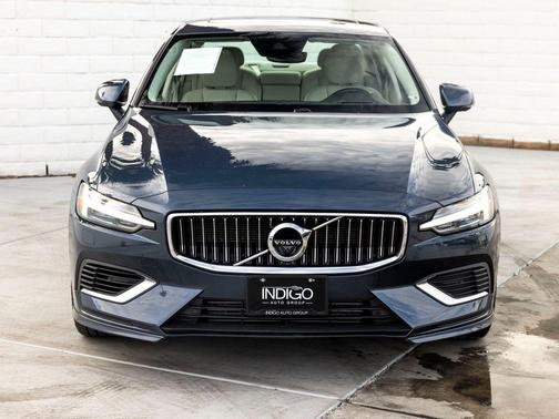 2022 Volvo S60 Recharge Plug-In Hybrid T8 Inscription