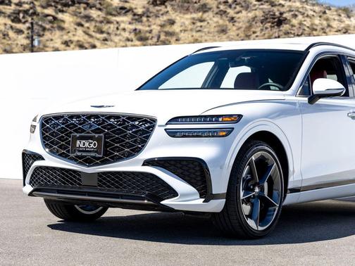 Uyuni White 2026 Genesis GV70 2.5T Sport Prestige