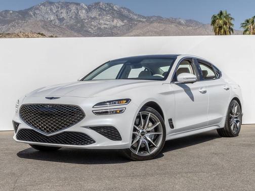 Uyuni White 2026 Genesis G70 2.5T RWD Prestige
