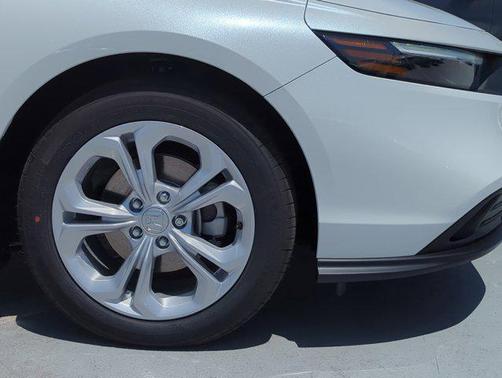 2025 Honda Accord LX 1.5T