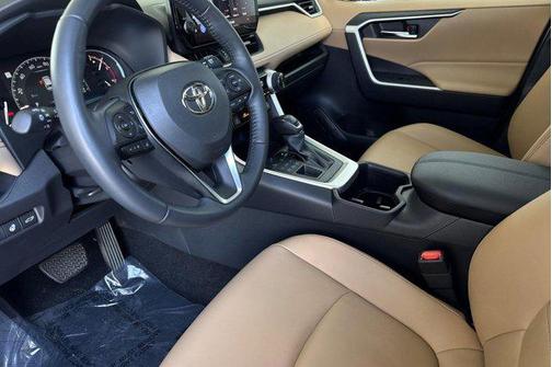 Wind Chill Pearl 2024 Toyota RAV4 XLE Premium