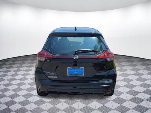 2022 Nissan Kicks S