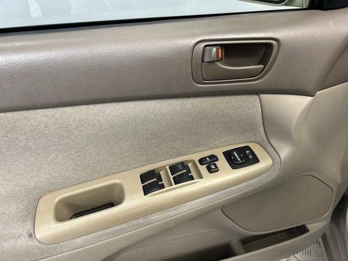 2003 Toyota Camry LE V6