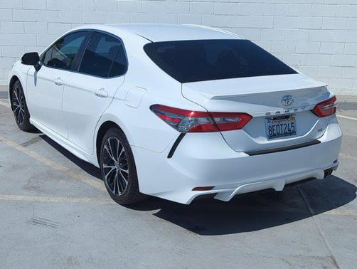 2018 Toyota Camry SE