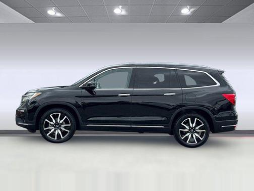 Crystal Black Pearl 2020 Honda Pilot Touring 8-Passenger