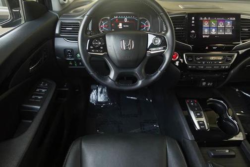 Crystal Black Pearl 2020 Honda Pilot Touring 8-Passenger