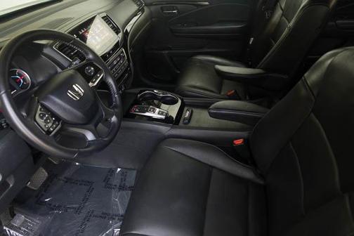 Crystal Black Pearl 2020 Honda Pilot Touring 8-Passenger