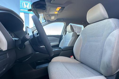 Pearl White Tricoat 2023 Nissan Rogue SV