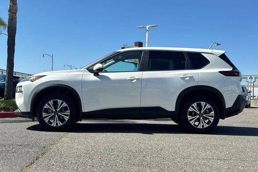Pearl White Tricoat 2023 Nissan Rogue SV