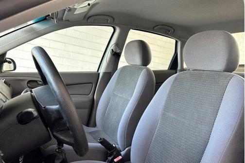 2004 Ford Focus LX