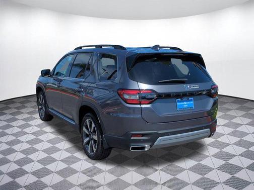 2025 Honda Pilot Touring 8-Passenger