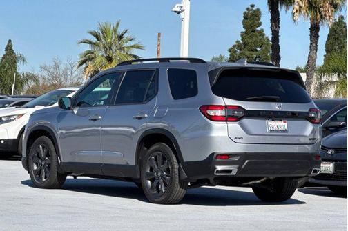 2023 Honda Pilot AWD Sport