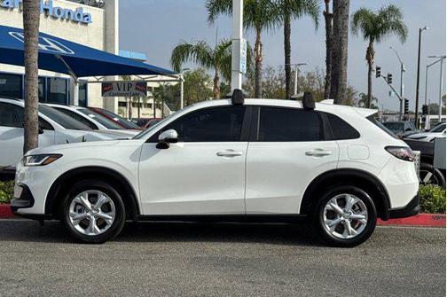 Platinum White Pearl 2023 Honda HR-V LX