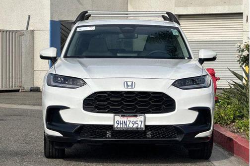 Platinum White Pearl 2023 Honda HR-V LX