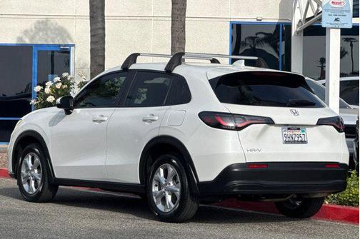 Platinum White Pearl 2023 Honda HR-V LX