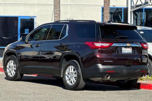 Black Cherry Metallic 2021 Chevrolet Traverse LT Cloth