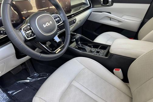 Glacial White Pearl 2025 Kia Sorento S