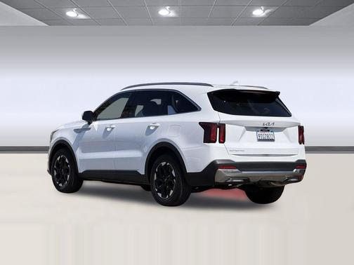 Glacial White Pearl 2025 Kia Sorento S