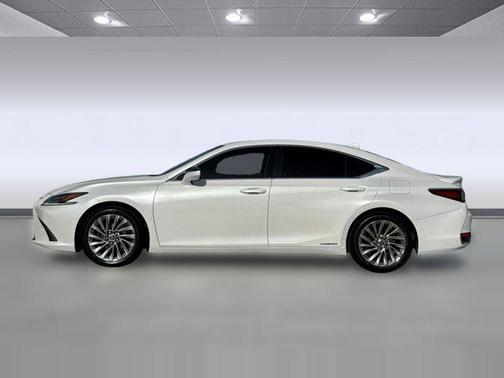2019 Lexus ES 300h Ultra Luxury