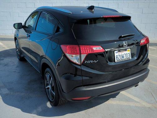 Crystal Black Pearl 2022 Honda HR-V EX