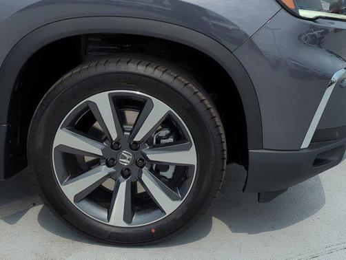 2025 Honda Pilot Touring 8-Passenger