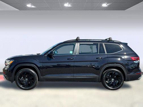 2022 Volkswagen Atlas 3.6L SE w/Technology