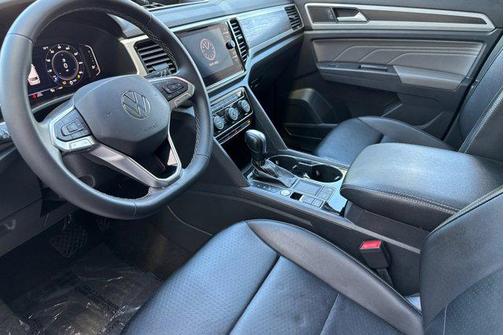 2022 Volkswagen Atlas 3.6L SE w/Technology